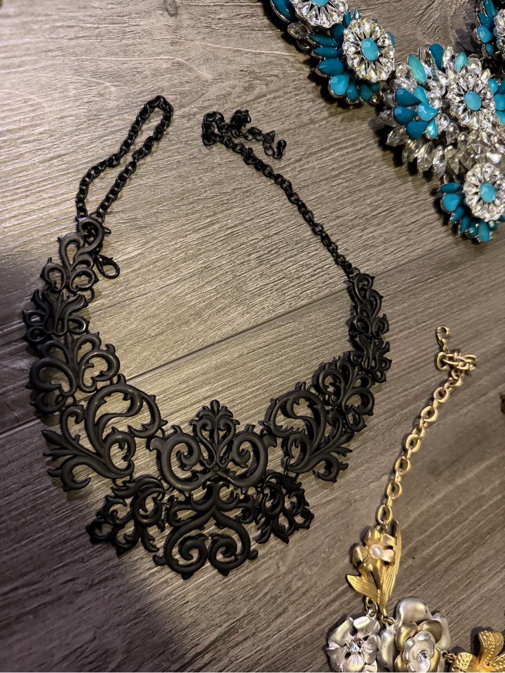 Elegant Black Filigree Statement Necklace - Women Jewelry